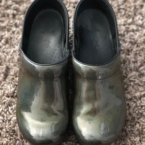 Dansko Size 8 (38) Clogs
